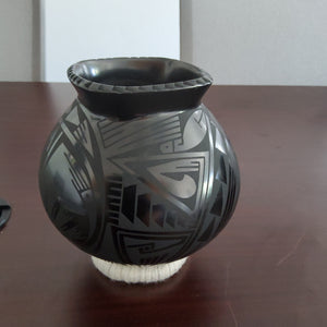 Geometric Black pottery by Oscar y Quzada