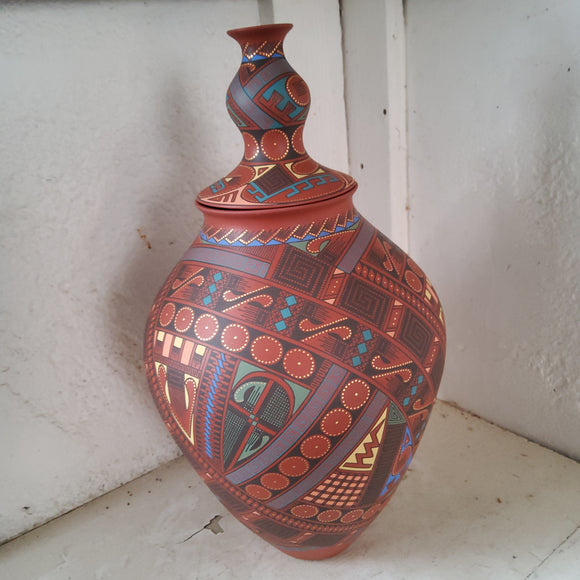 Abstrac Geometric Pattern with Golden Accent Vase and Lid